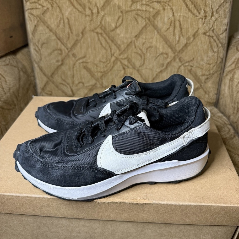 Nike Waffle Debut Black White DH9523-002 Women's Size 7 Sneakers